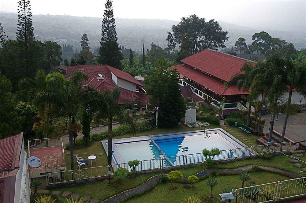 Alfa Resort Hotel And Conference Puncak Exterior foto