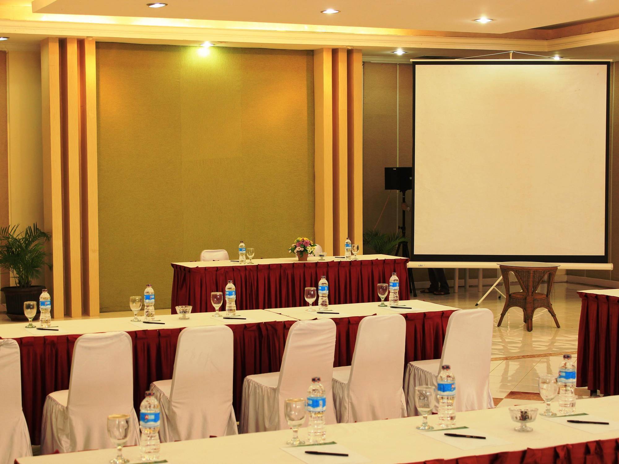 Alfa Resort Hotel And Conference Puncak Exterior foto