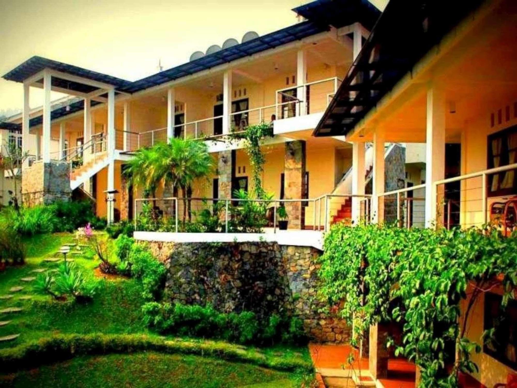 Alfa Resort Hotel And Conference Puncak Exterior foto